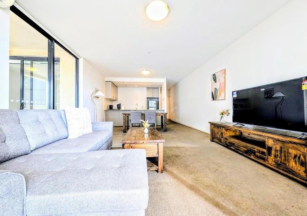 Redfern Apartment | Modern Redfern apartment close to all amenities!