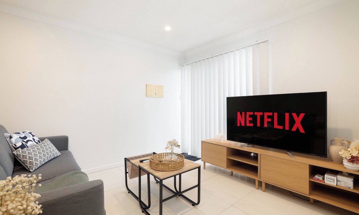 Rocklea Apartment | Modern Rocklea 2BR | Near Shops & Parking | 216D2