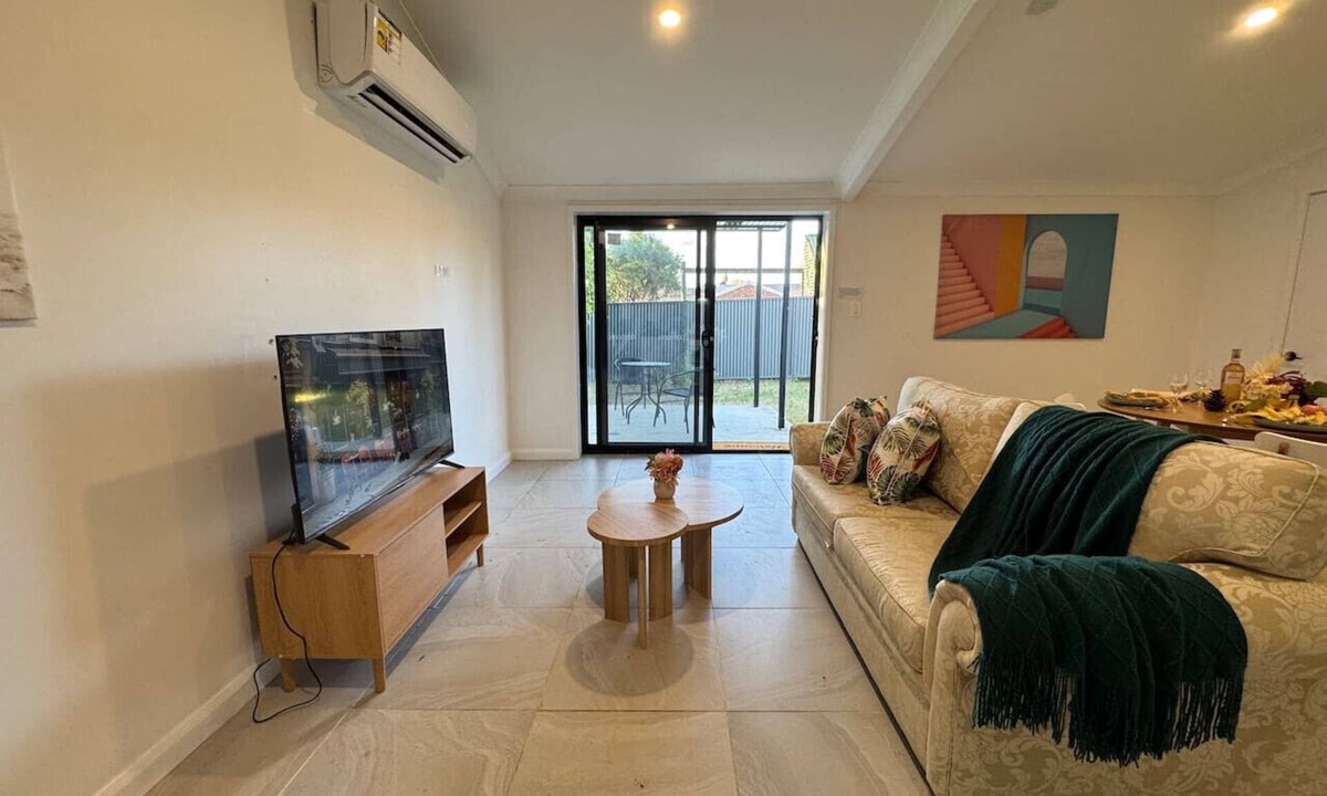 Belmont House | Modern Simplicity Granny Flat @Belmont