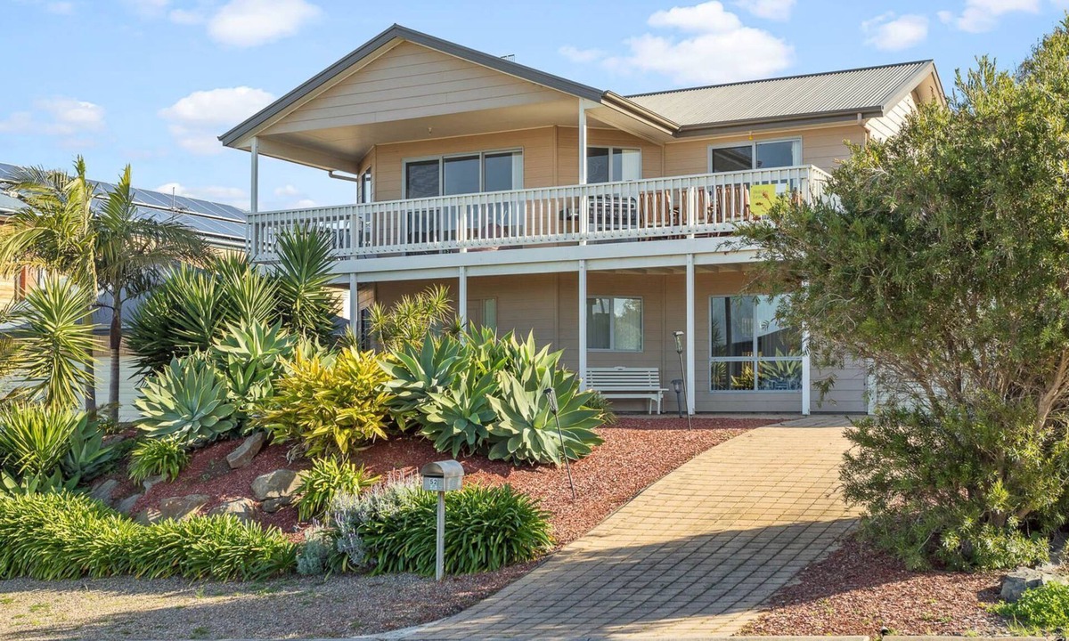 Encounter Bay House | Moet Escape in Style