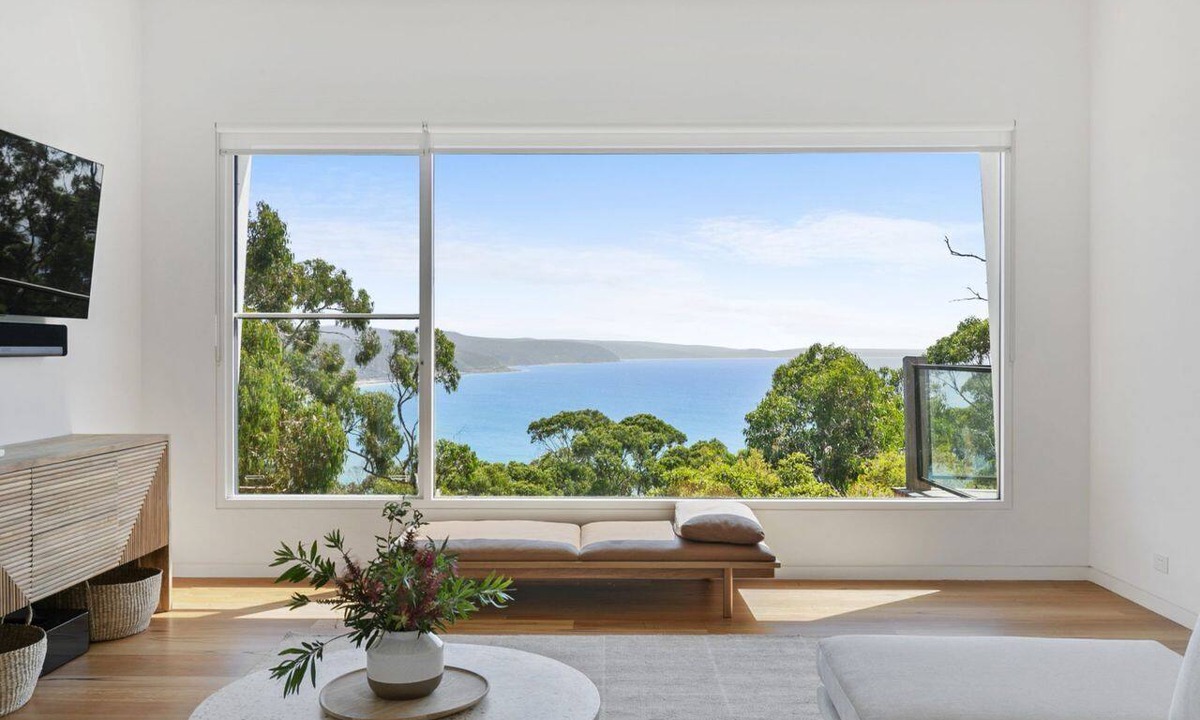 Lorne House | Moonraker - Stunning Views, Brand New Contemporary Beach Home
