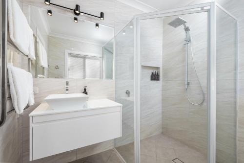 Armidale Hotel | Moore Park Inn