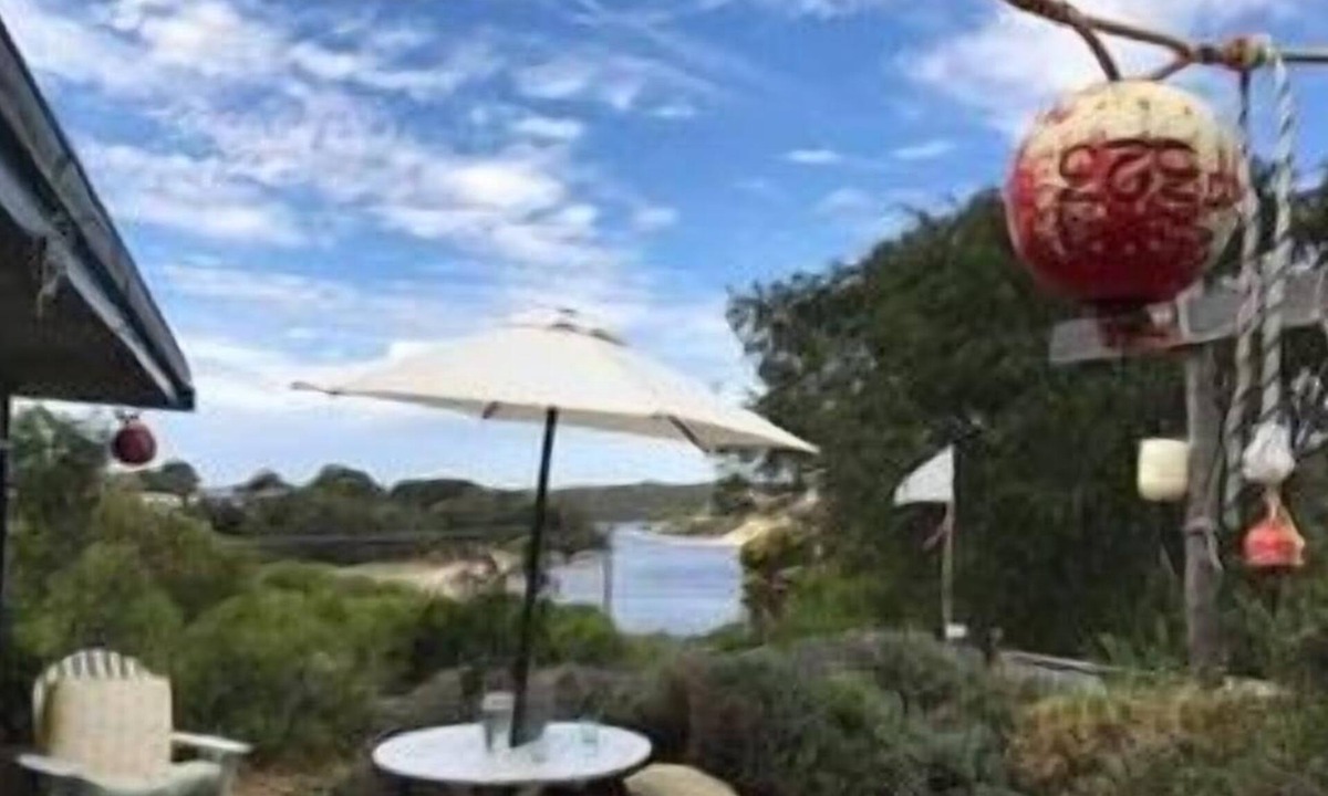 Guilderton Cottage | Moorestone- Back to Yesteryear