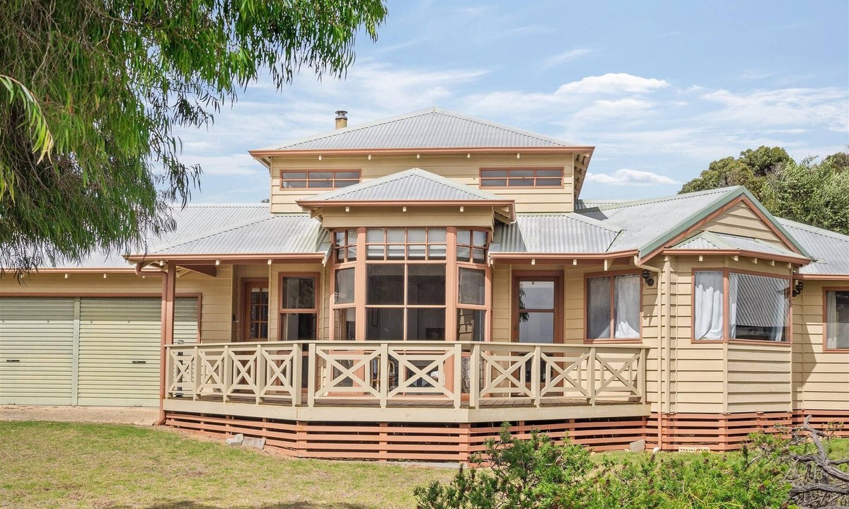 Augusta House | Mooring B - Mooring B - less than 200 meters from the shore line