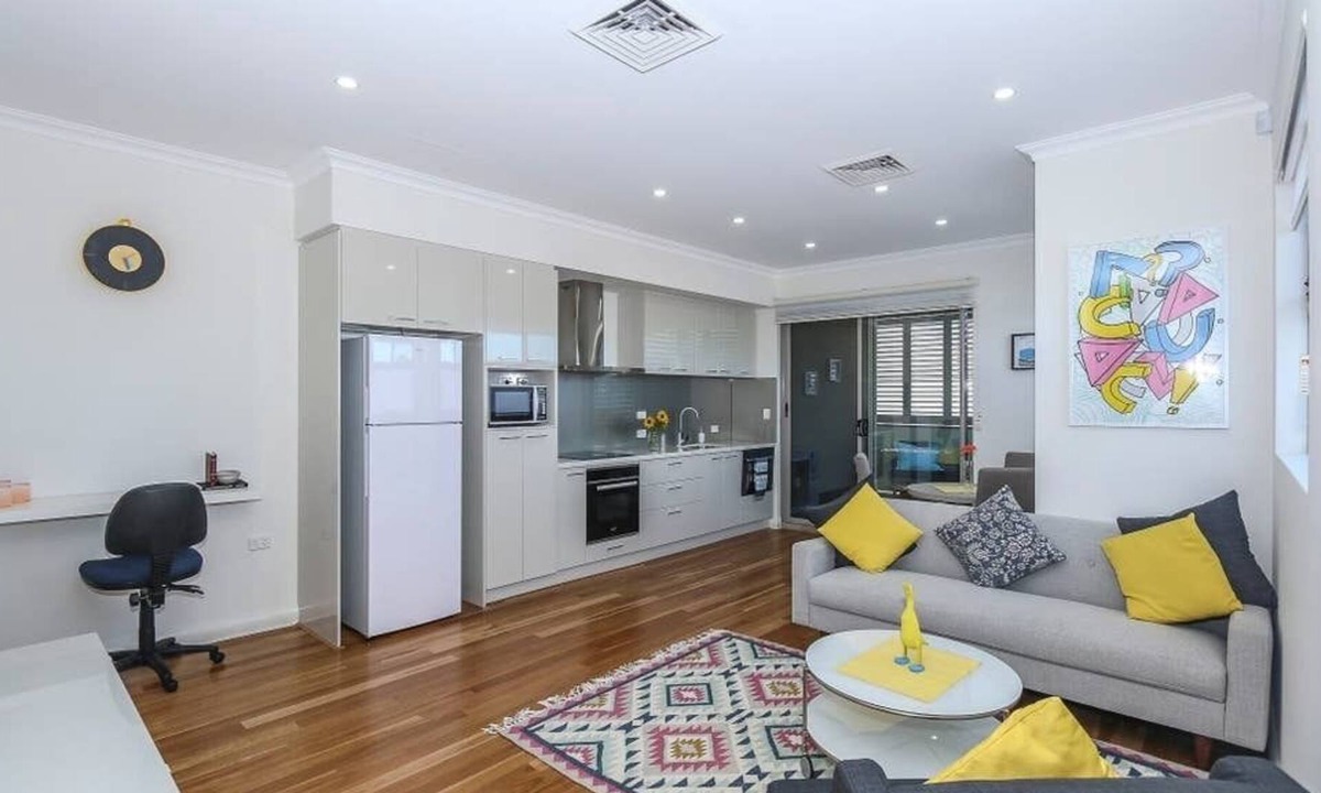 Mount Hawthorn Apartment | Mount Hawthorn: Perfect City Pad. Sleeps 2