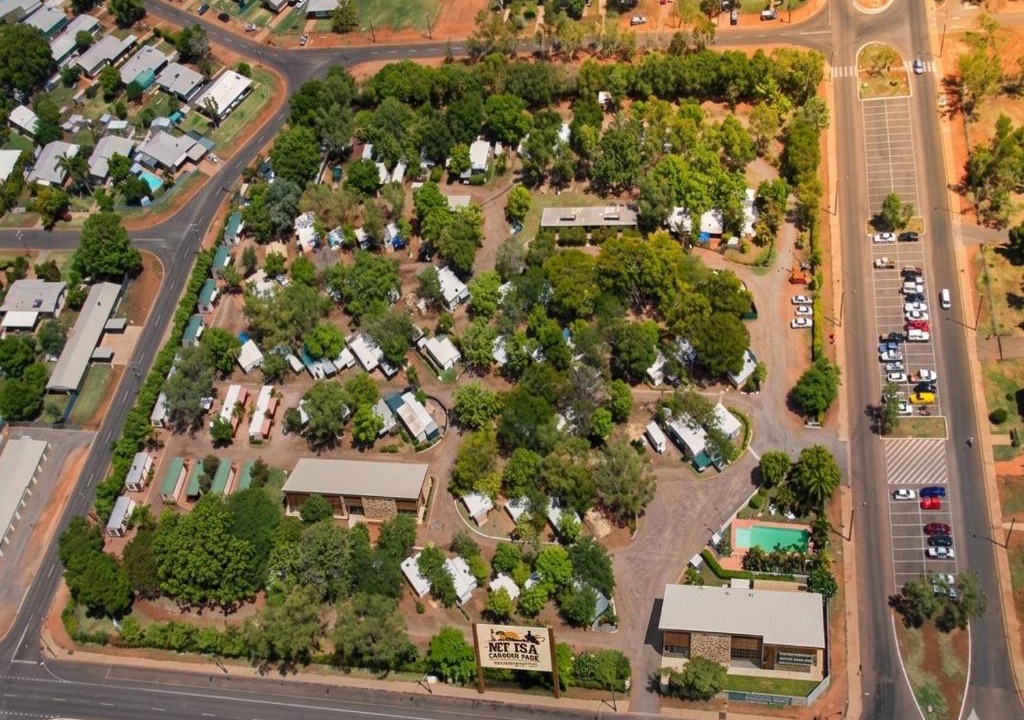 Pioneer Hotel | Mount Isa Caravan Park