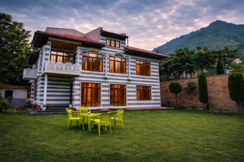 Nishat-Shalimar House | Mountain and peace homestay