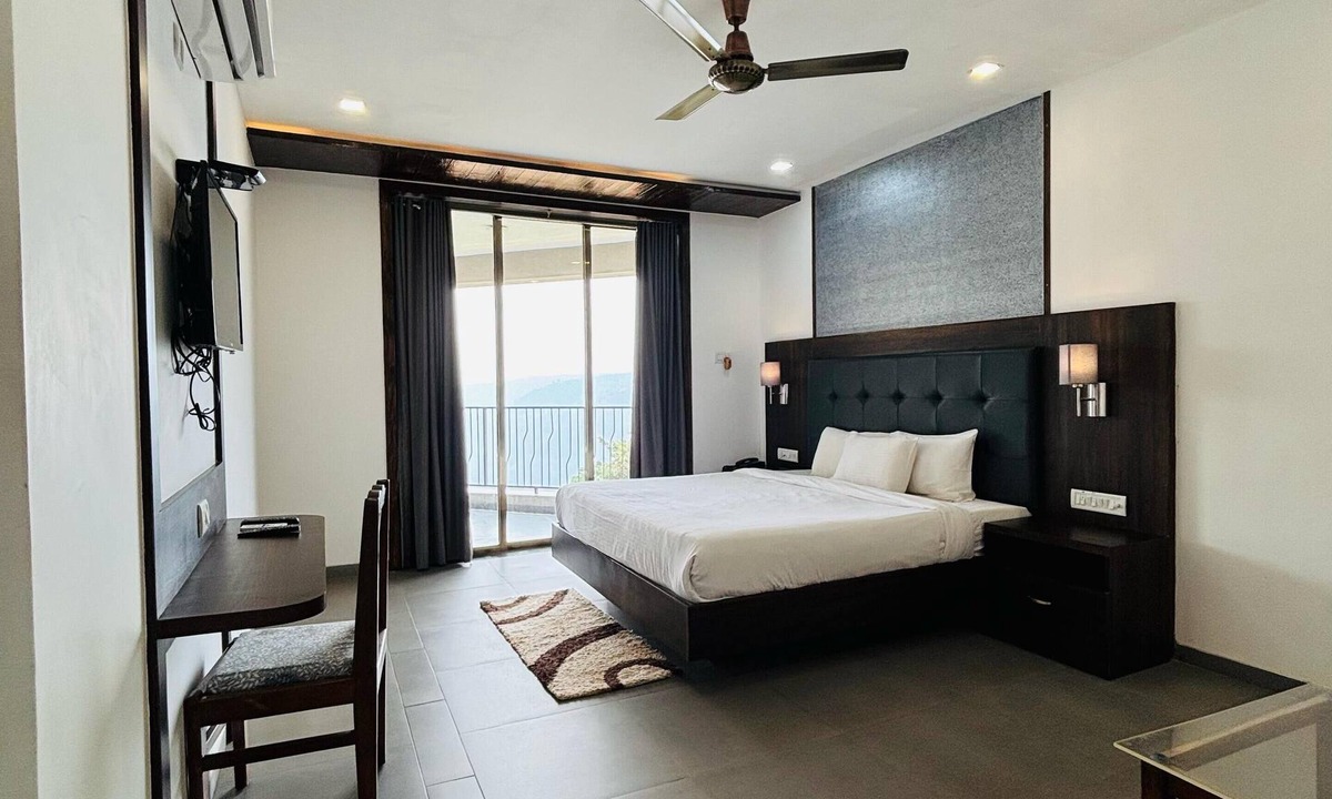 Mahabaleshwar Hotel | MOUNTAIN BREEZE RESORT
