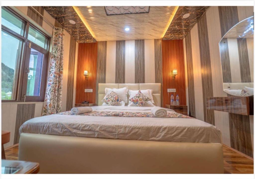 Pahalgam Hotel | Mountain Mist