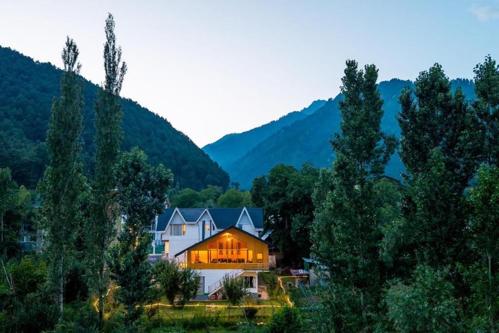 Pahalgam Hostel | Moustache Pahalgam