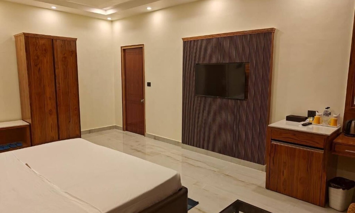 Kushinagar Hotel | MS THE ROYAL RESIDENCY