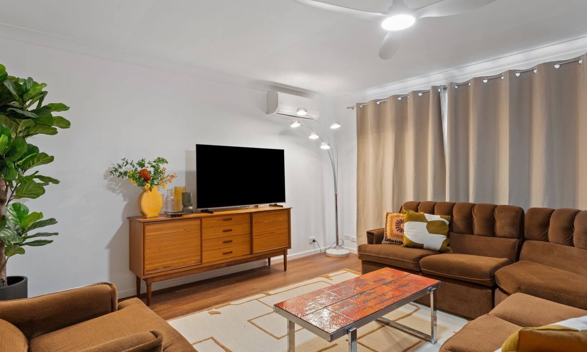 Corlette House | Mulloway Pet-Friendly Getaway