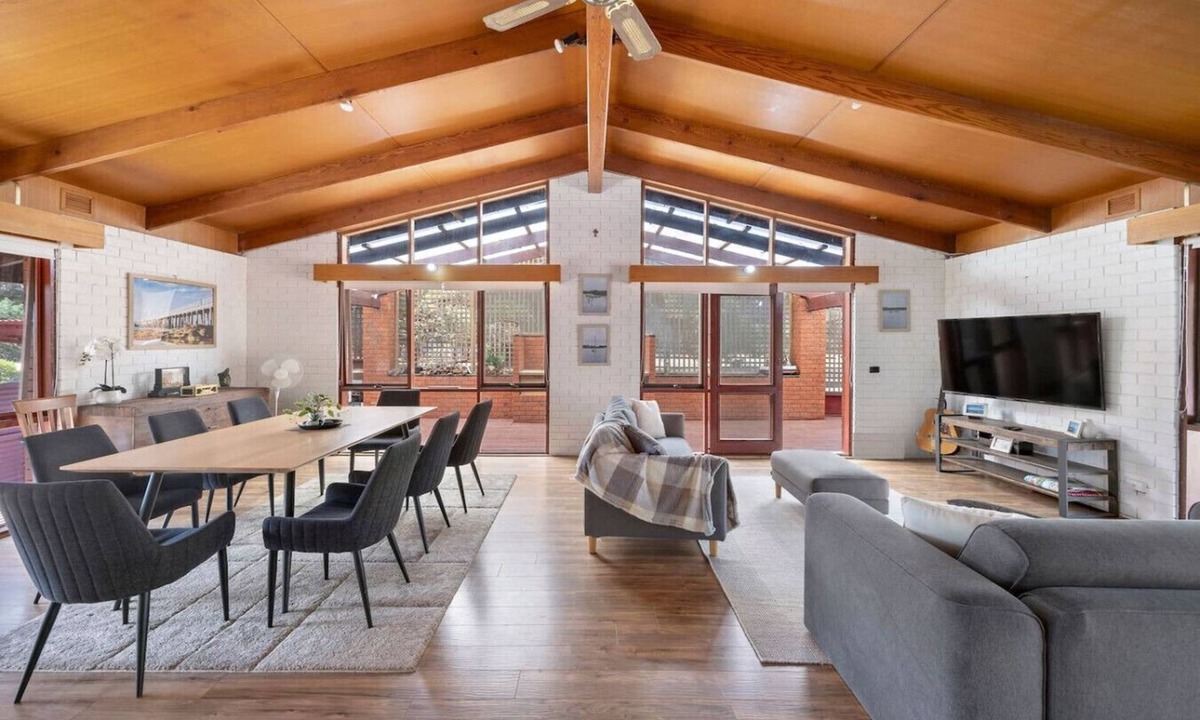 St Leonards House | Multi-Family Coastal Escape | Camp & Stay