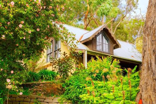 Emerald House | Myrtle Loft - Forest Garden, Emerald