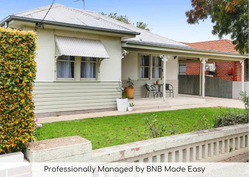 Wagga Wagga House | Myrtle on Kincaid - Pet Friendly Close to CBD