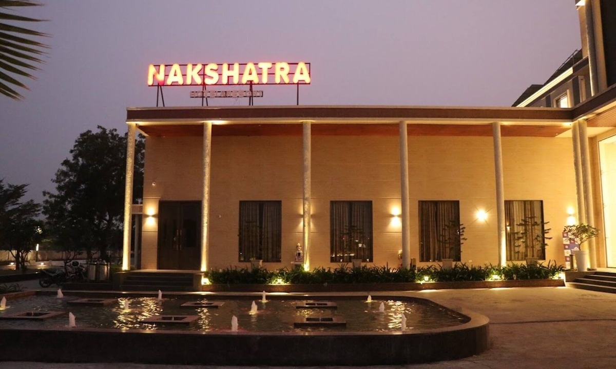 Khargone Hotel | Nakshatra Hotel & Resort in Khargone