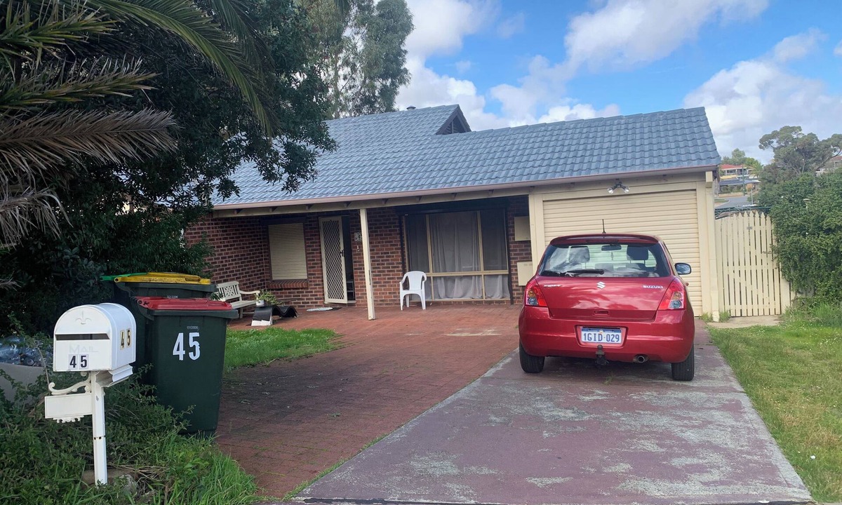 Heathridge Villa | Near ECU University/beaches/shopping/transportation hub