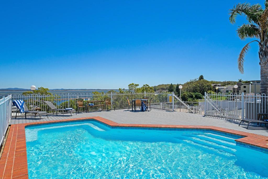Nelson Bay Hotel | Nelson Towers Motel & Apartments