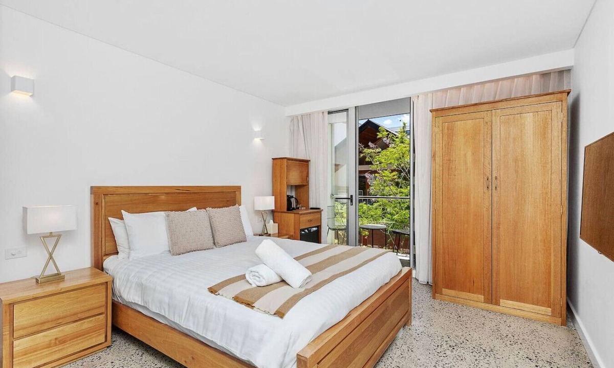 Perth Bed & Breakfast | Nest on Newcastle – S1