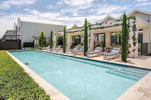 Richlands House | New 3-Bedroom Terrace Home, Resort-style Pool