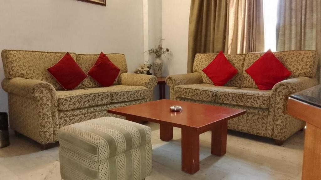 Murgesh Pallya Hotel | NEW CRESCENT CITADEL