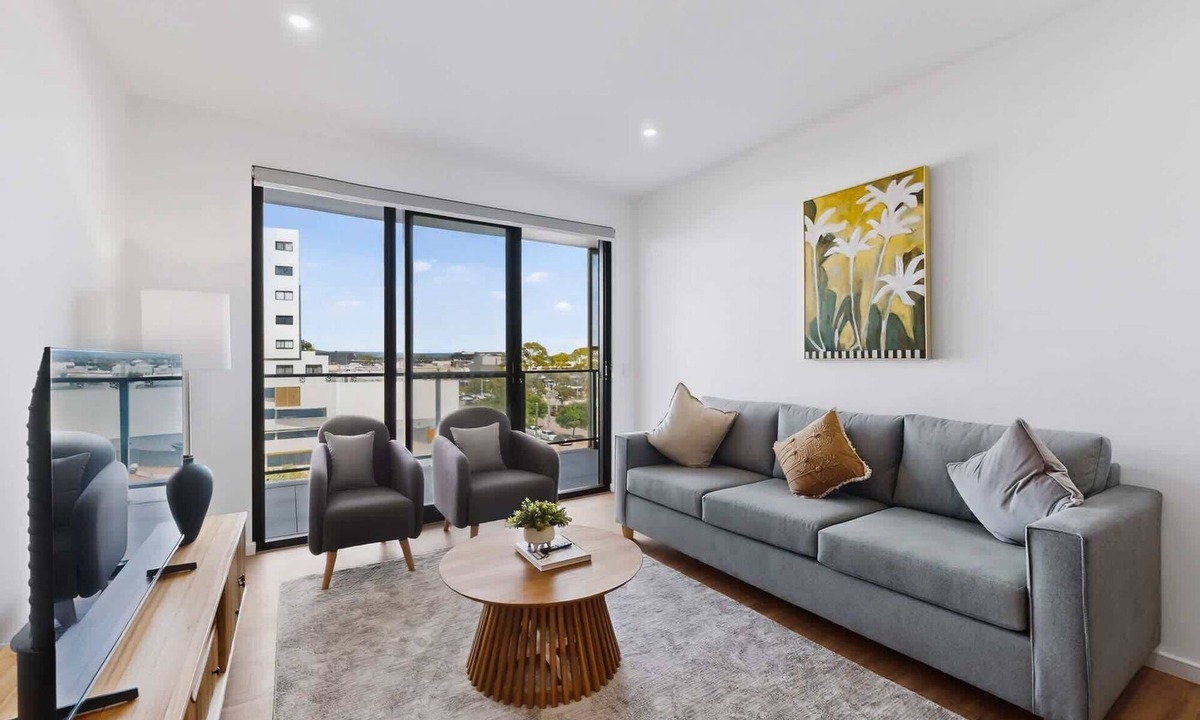 Cannington Apartment | Newly Built 3 Bed Apartment with Onsite Parking