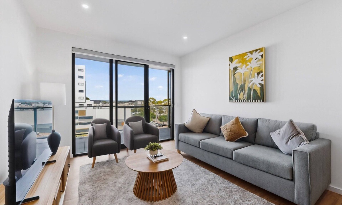 Cannington Apartment | Newly Built 3 Bed Apartment with Onsite Parking