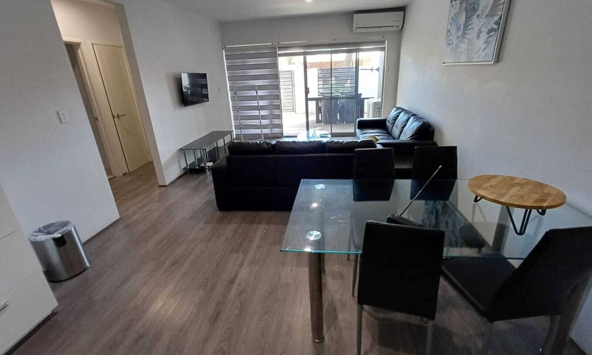 Kelmscott Apartment | Nice Two Bedroom Apartment with courtyard/balcony in secure complex