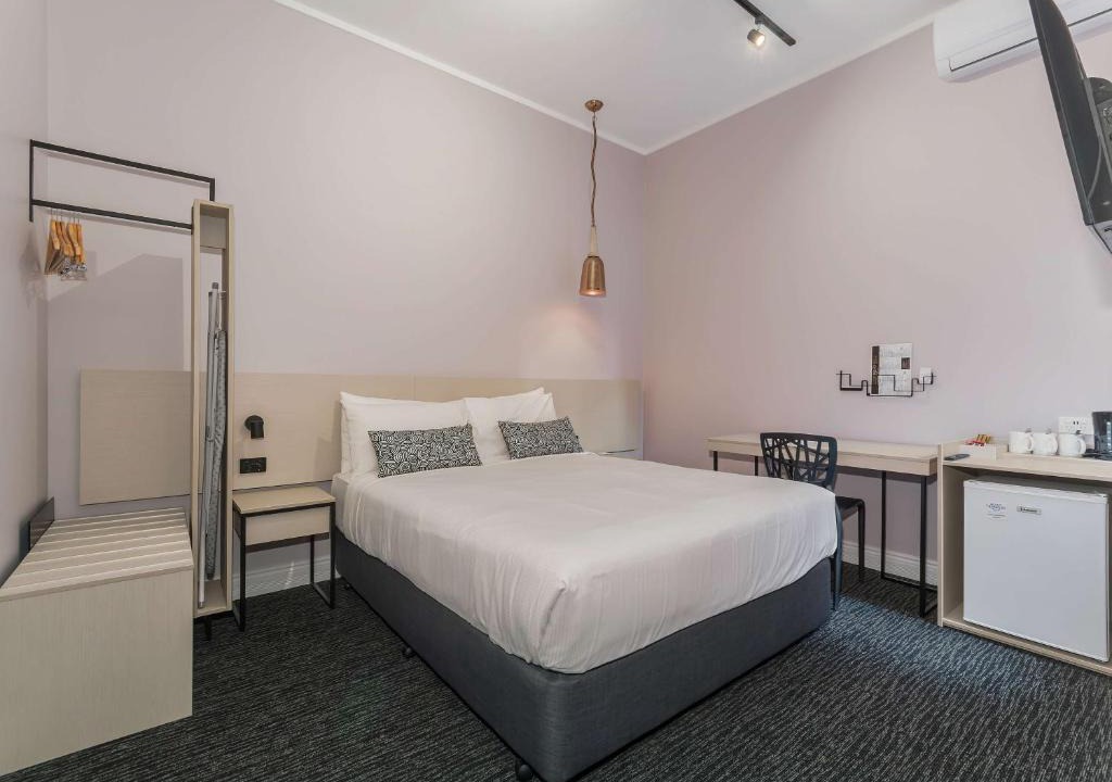 Perth Central Business District Hotel | Nightcap at Belgian Beer Cafe
