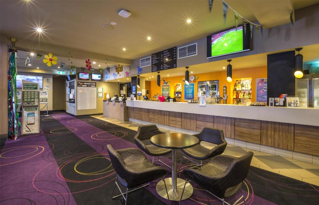 Sunshine West Hotel | Nightcap at Glengala Hotel
