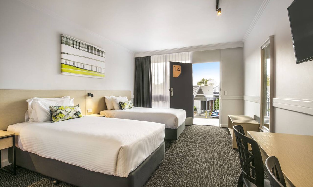 Chadstone Hotel | Nightcap at Matthew Flinders Hotel