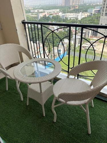 Greater Noida Apartment | Nik stays
