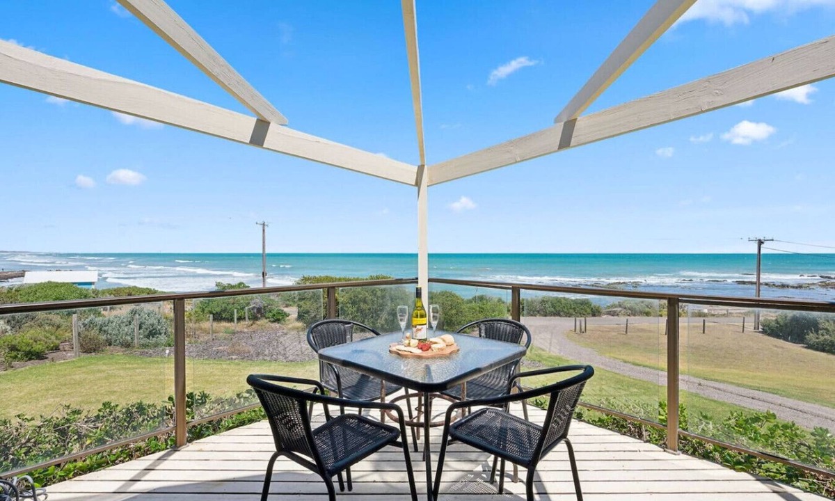 Middleton House | Norfolks Beachfront Cottage—Simple Seaside Living