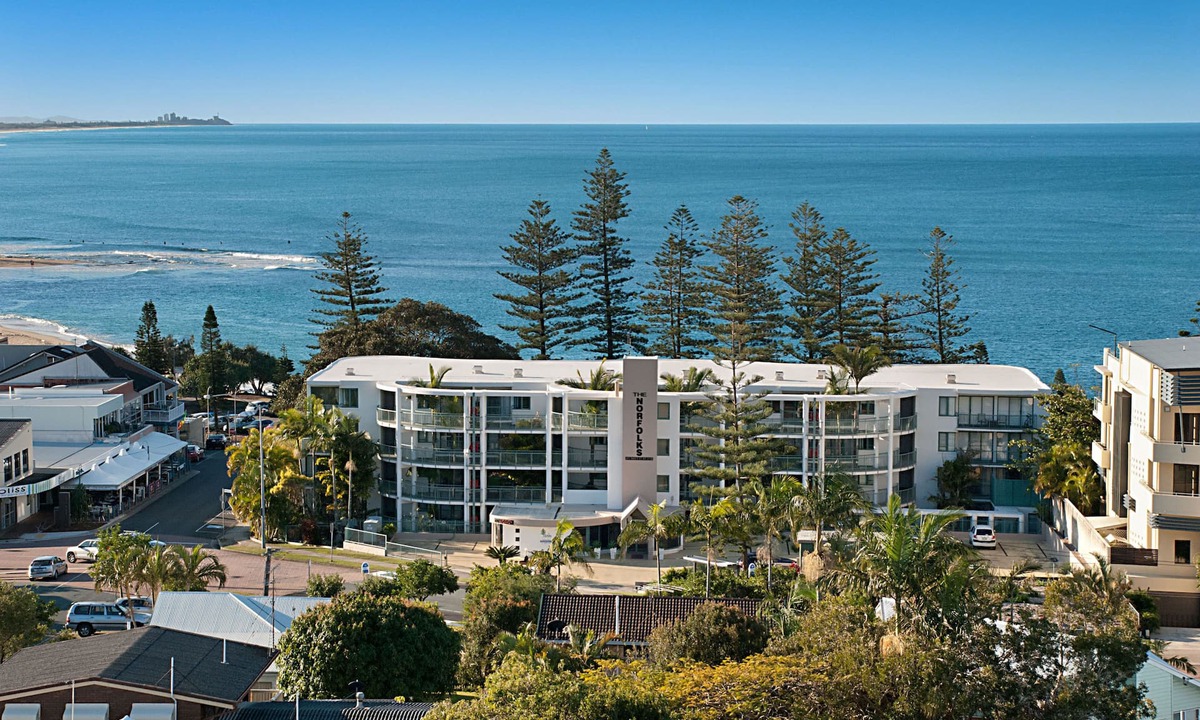 Moffat Beach Apartment | Norfolks on Moffat Beach