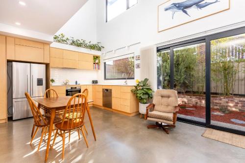 North Perth Apartment | North Perth Lanehouse