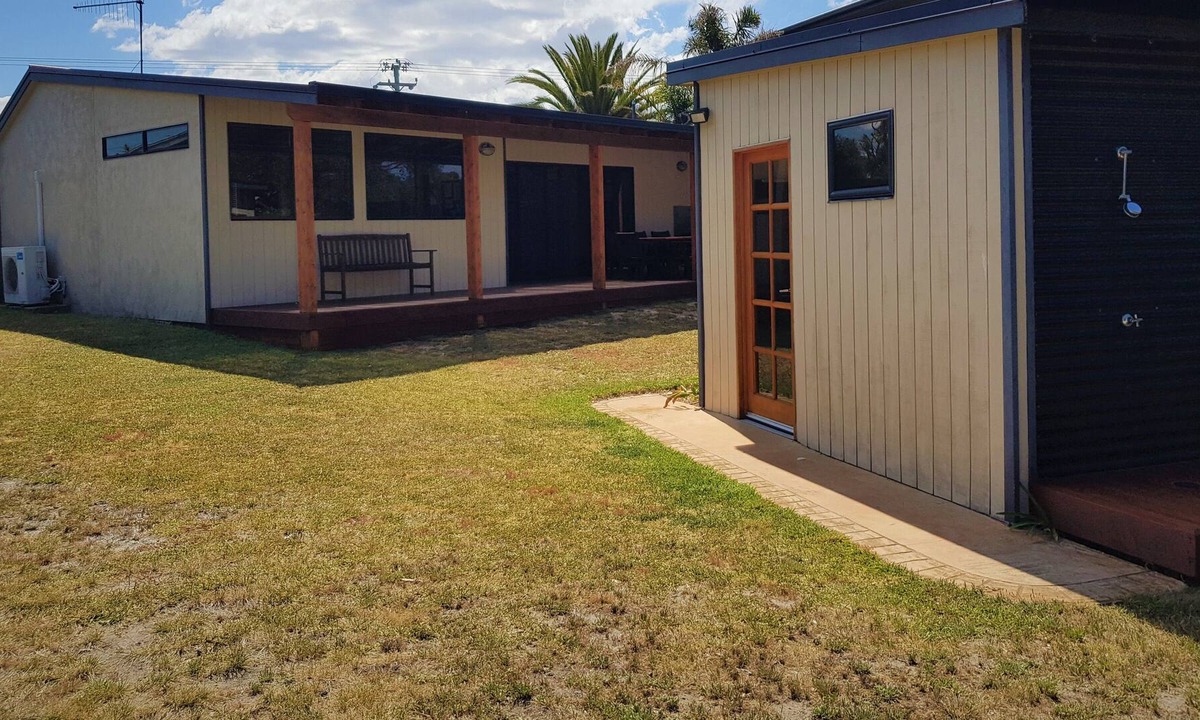 Beaumaris House | North Shelly Beach House on Great Eastern Drive !