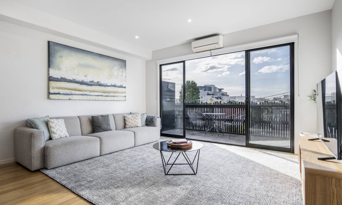Northcote Apartment | Northcote 3-Bed Townhouse Near Cafés & Shops