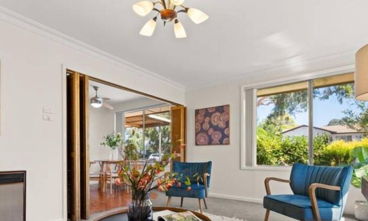 Chifley House | Nostalgic 60's 3 Bedroom House in Chifley