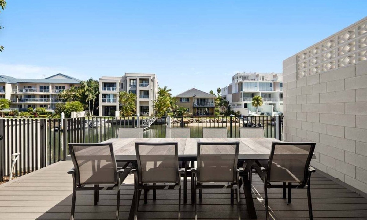 Runaway Bay House | Oatland Esplanade Downstairs | Oatland 26
