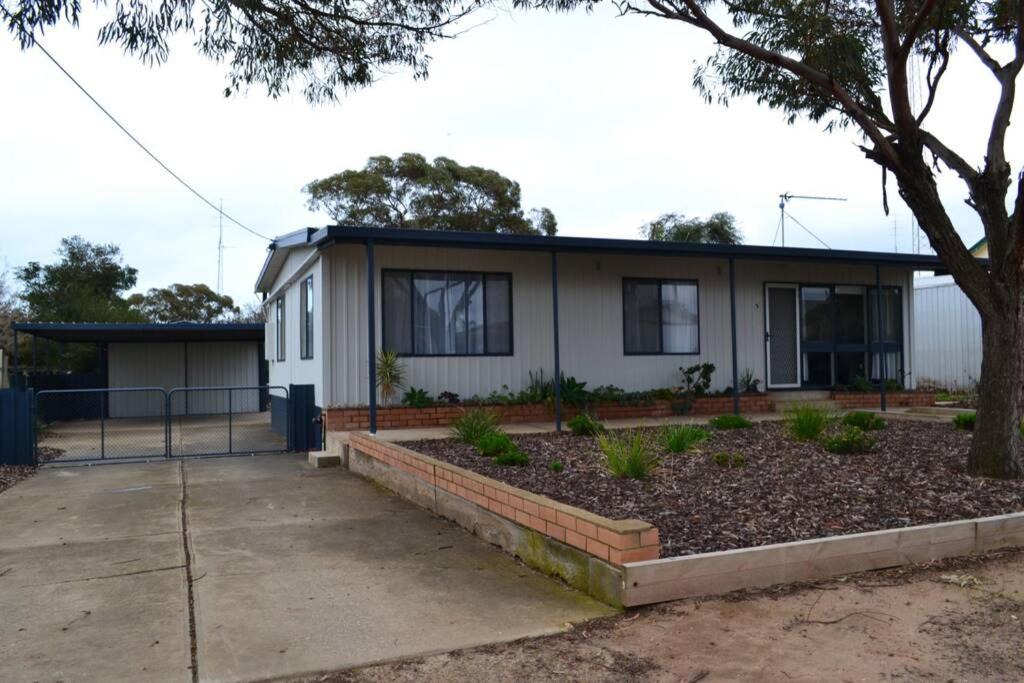 Moonta Bay House | Ocean Breeze