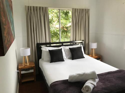 Queens Beach Apartment | Ocean Breeze Units