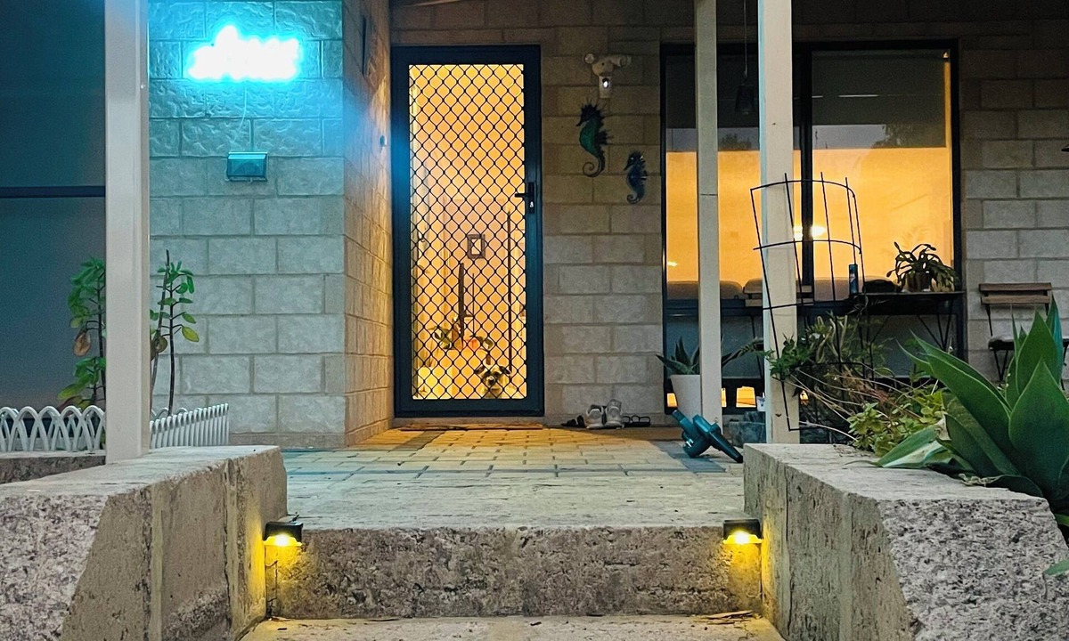 Preston Beach House | Ocean breeze Villa 3BR Walk to the beach No pets