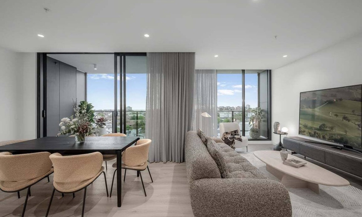 Saint Kilda South Apartment | Ocean Glimpse - A 3-Bedroom Designer Sub-Penthouse @ 333STK