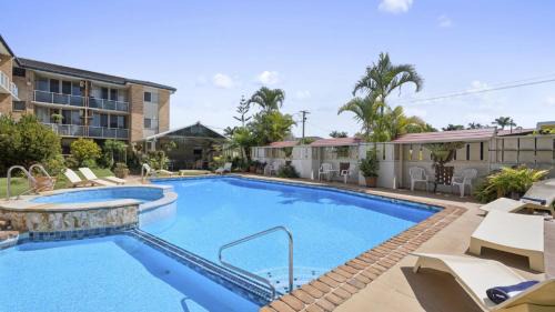Coffs Harbour Resort | Ocean Parade 4 - Affordable, Pool, Spa, Cafes, Sleeps 4