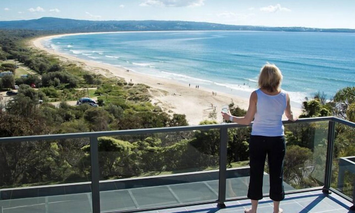 Pambula Beach Apartment | Ocean Reach, Pambula Beach. Locally owned. Affordable Beachfront luxury.