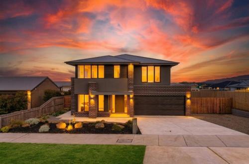 Warrnambool House | Ocean View Retreat EV Charger Family Friendly
