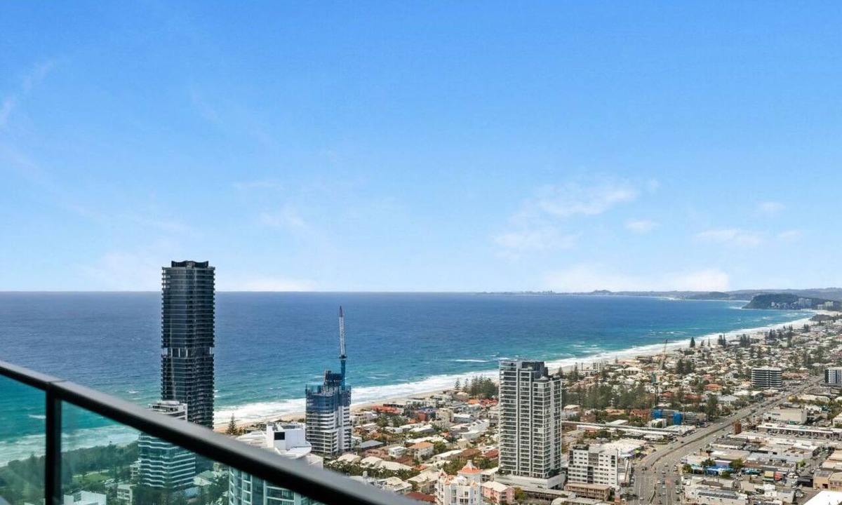 Broadbeach Apartment | OceanandRiver View 2 BDR Apartment next to GC Casino