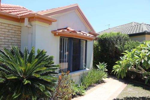 Yamba House | Oceania Cottage- Stone Real Estate Yamba