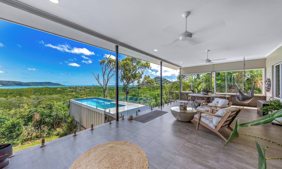Cannonvale House | Ocean’s Edge – Private Pool, Oceanfront Views & Peaceful Setting
