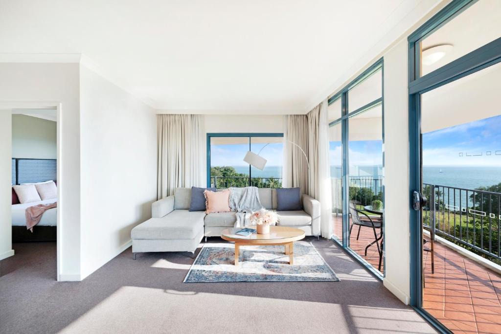Darwin City Centre Apartment | Oceanview Corner - Resort-like Living with Pool
